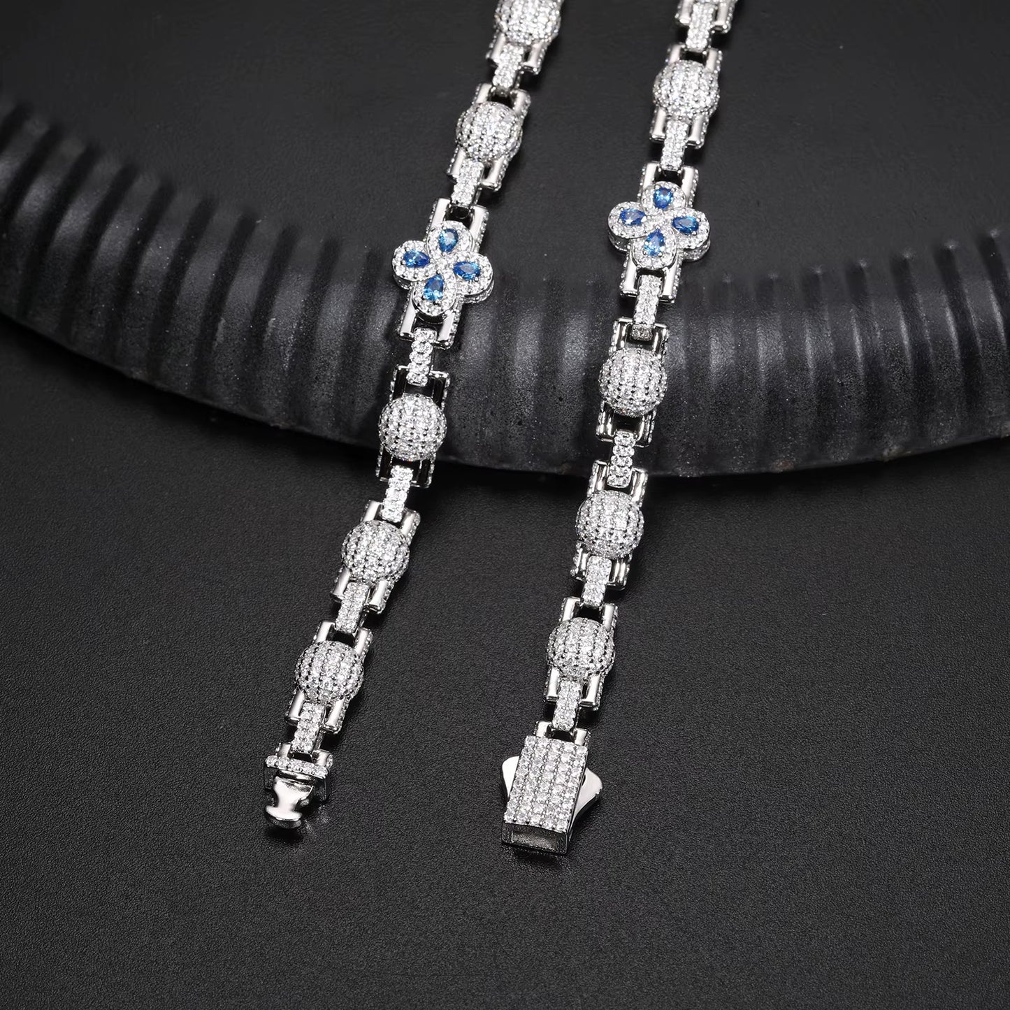 MOISSANITE BLUE CLOVER LINK BRACELET. - WHITE GOLD